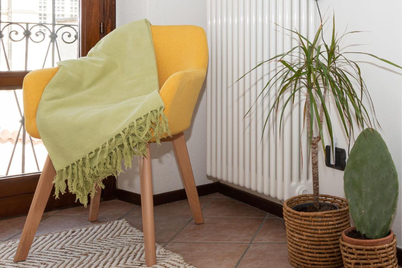 Cozy Studio In Old Town Apartment Como Luaran gambar