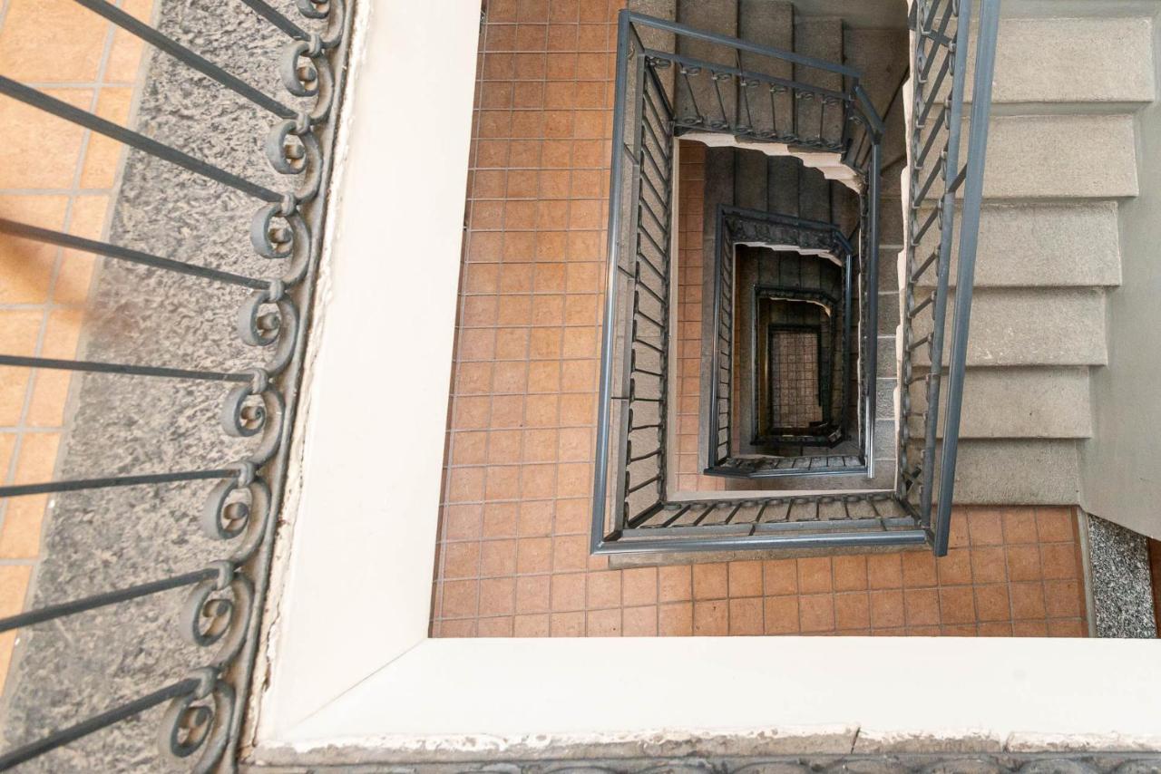 Cozy Studio In Old Town Apartment Como Luaran gambar